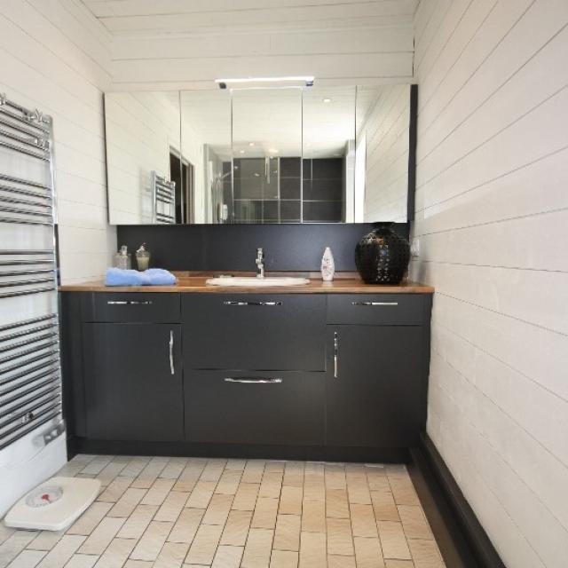 Salle de bain ROCCHETTI CADETTE plan de toilette en stratifié lamellé bois